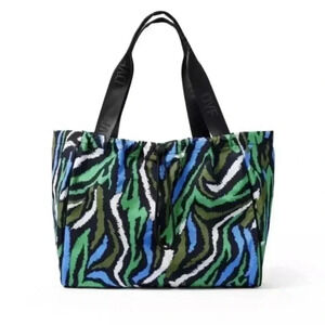 NWT DVF for Target Disco Zebra Tote Bag Laptop
12x18 Diane von Furstenberg NWT